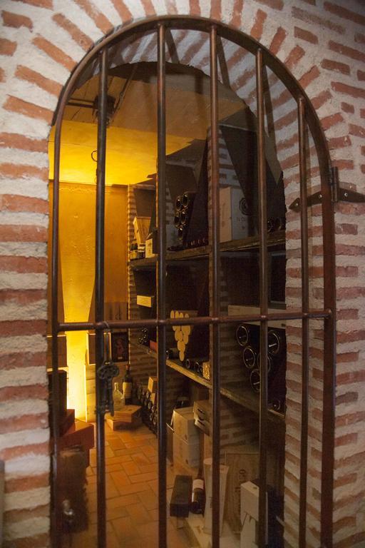 Отель Casa Lola Руэда Экстерьер фото